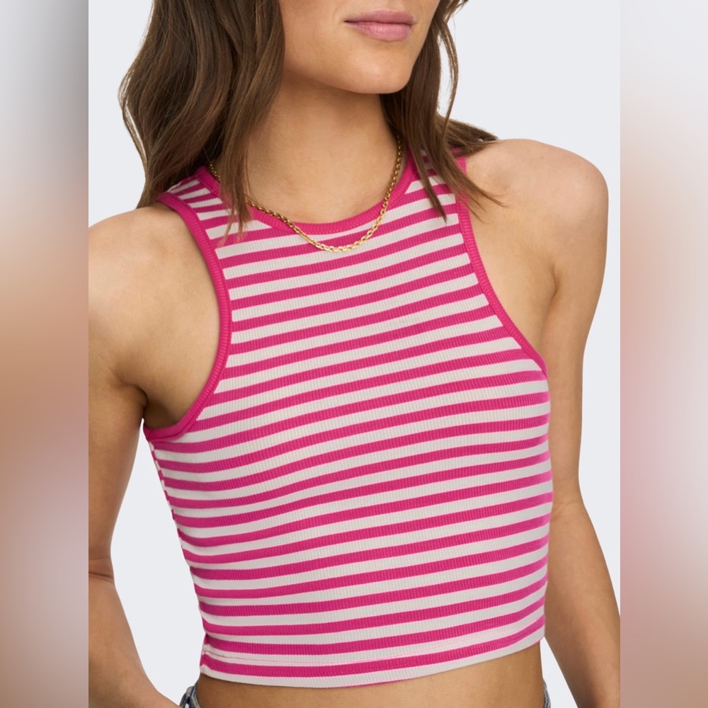 ✨3/$20✨Ambiance Pink and White Ribbed High Neck Crop Top